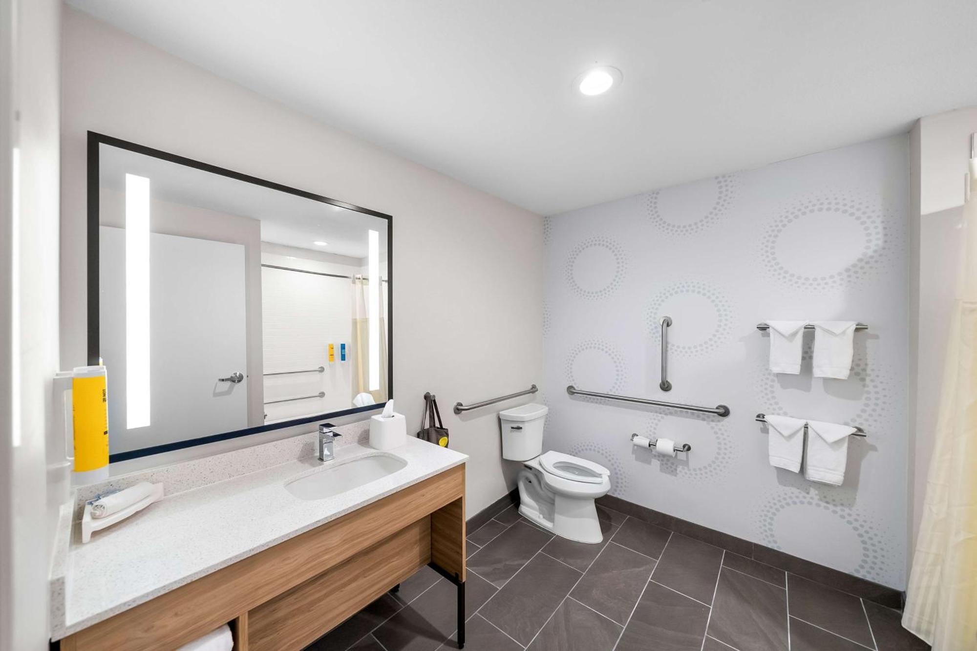 Отель Tru By Hilton Plano Hwy 75 Экстерьер фото