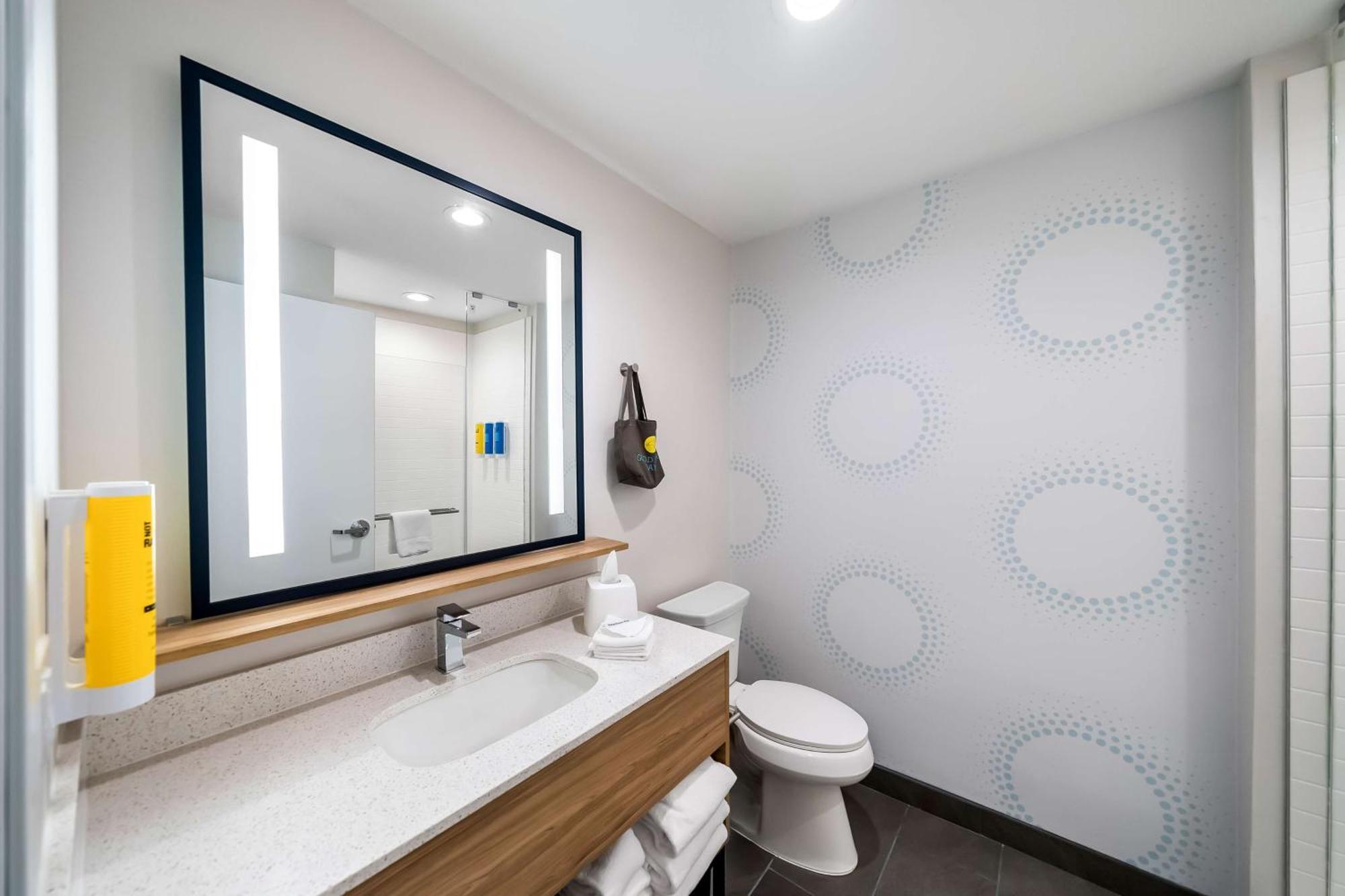 Отель Tru By Hilton Plano Hwy 75 Экстерьер фото