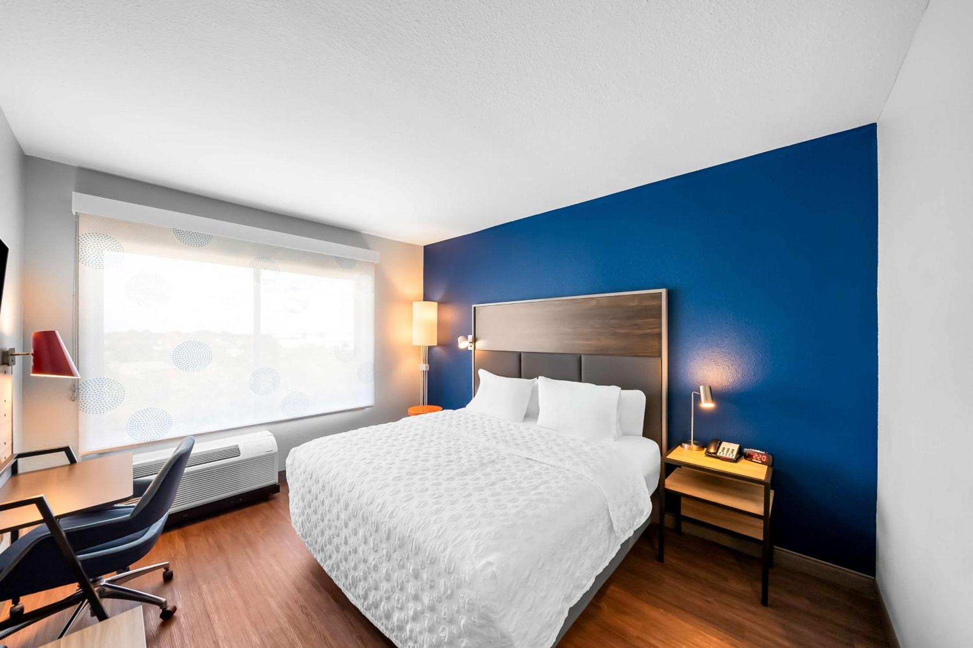 Отель Tru By Hilton Plano Hwy 75 Экстерьер фото